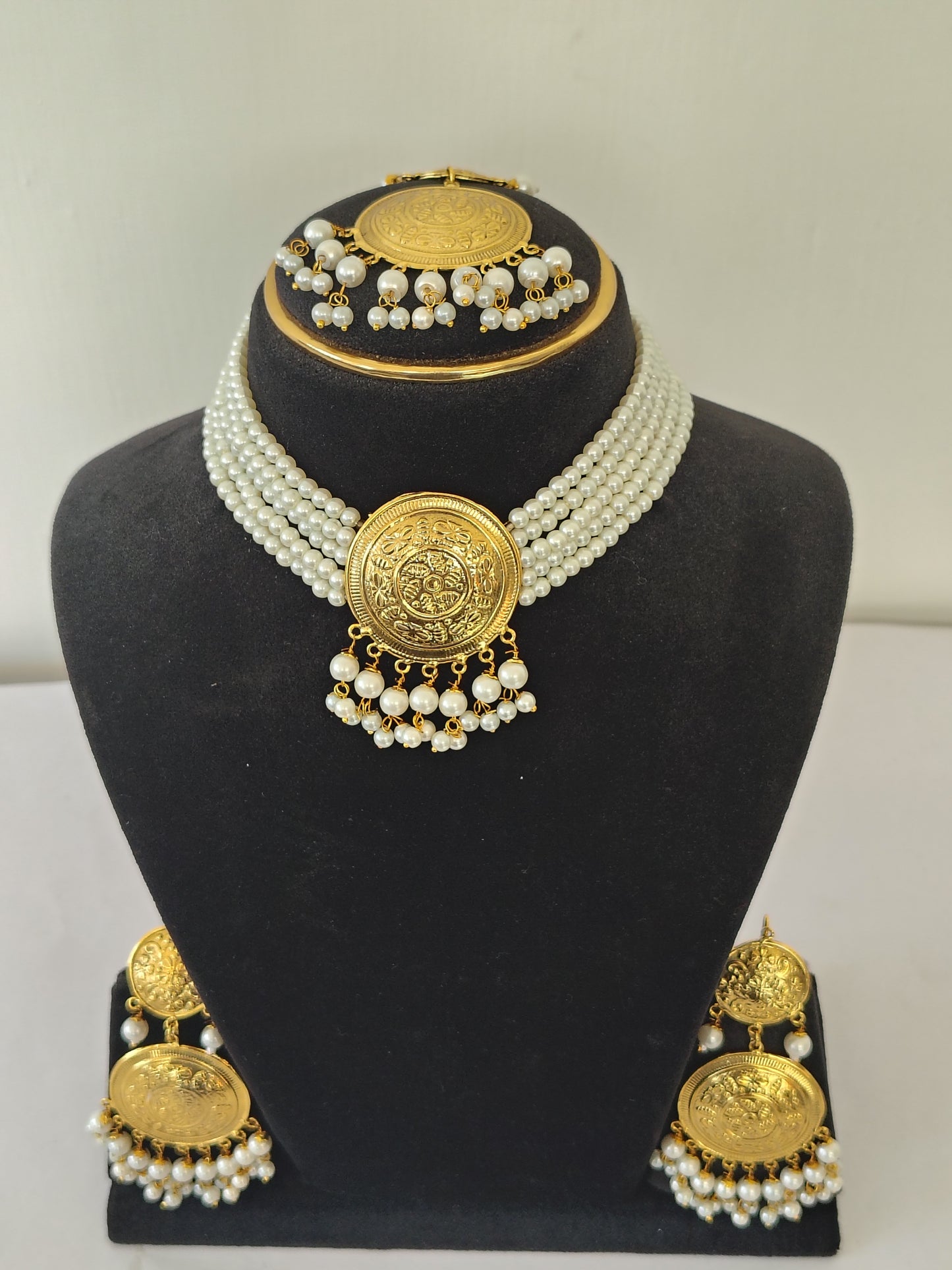 Royal Pearl Choker & Multi Strand Jewellery Set With Maang Tikka