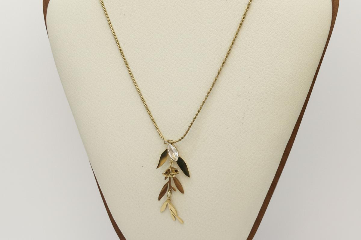 Leafy Flower Pendant Necklace