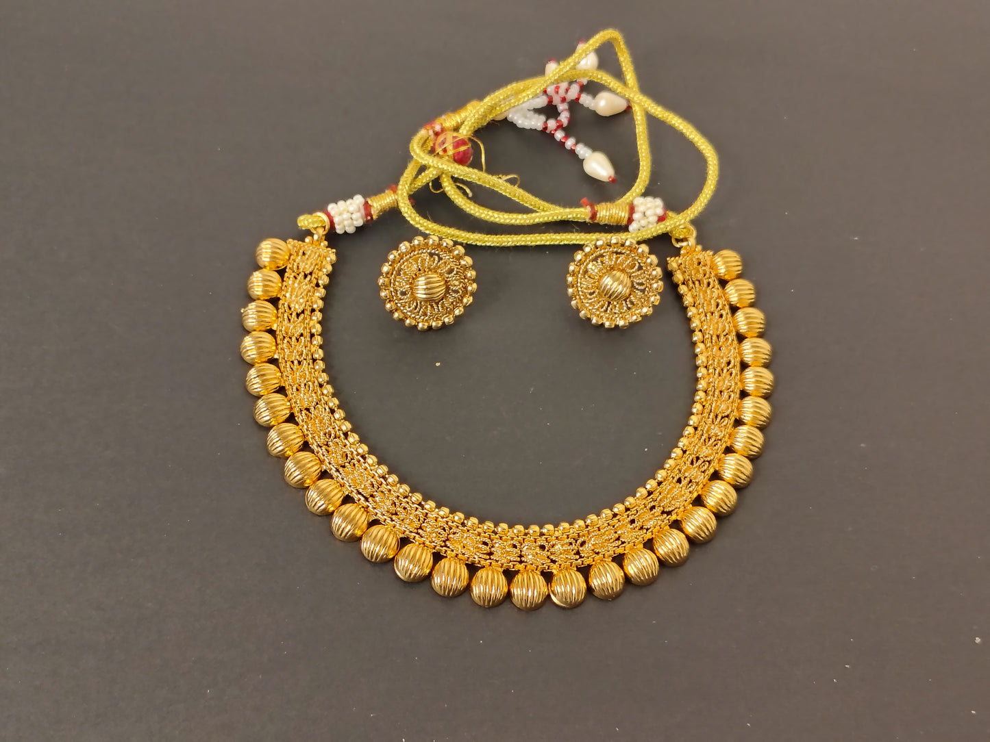 Golden Choker With Earrings