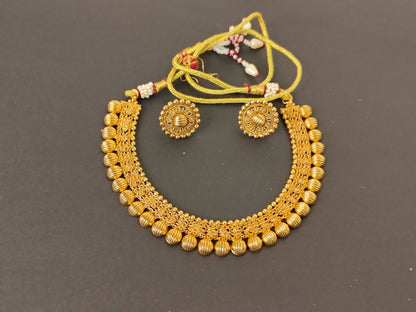 Golden Choker With Earrings