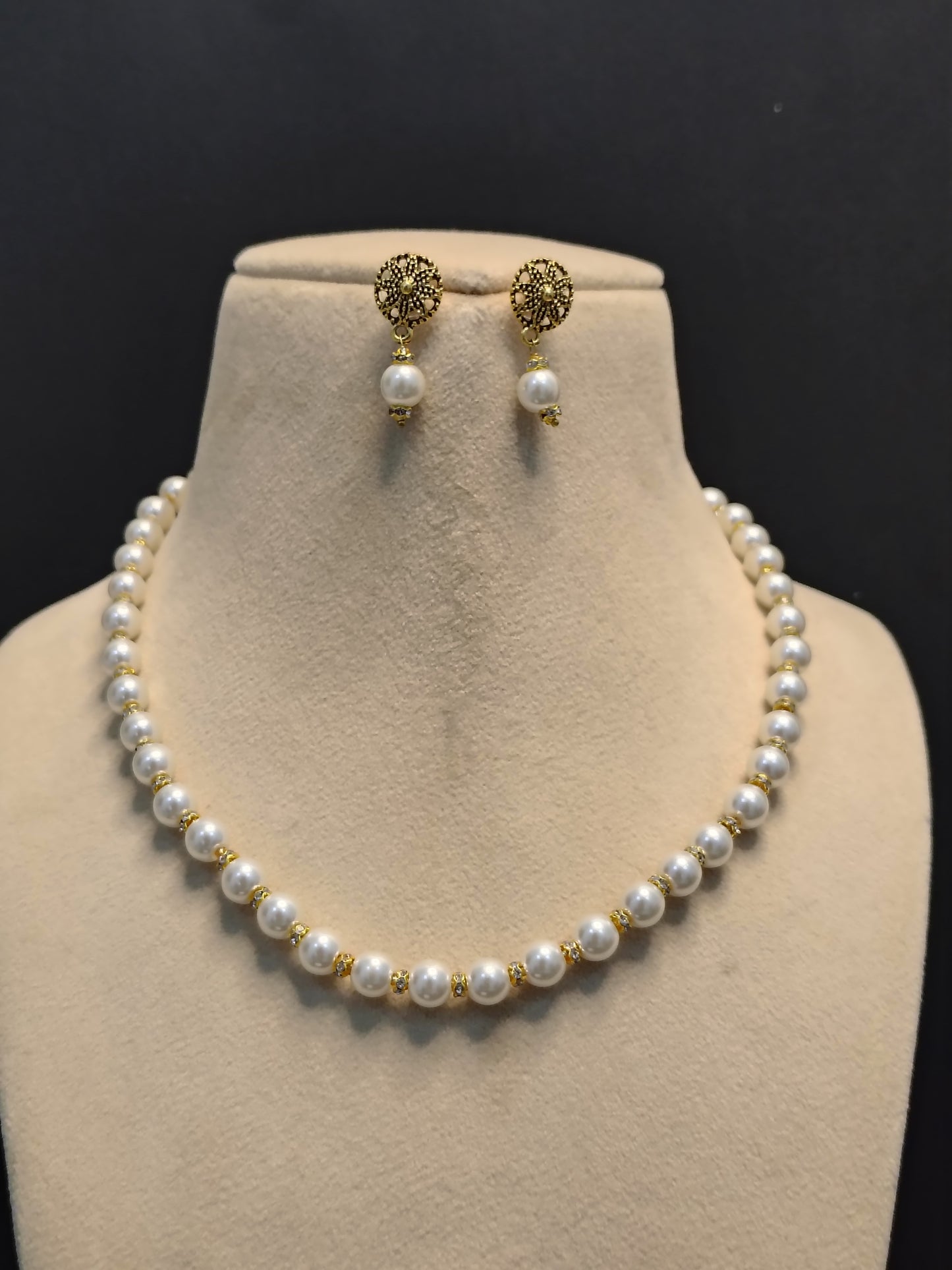 White Pearl Necklace With Earrings