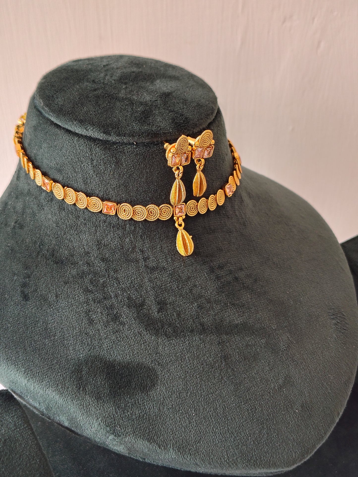 Golden Filigree & Rose Choker Set Matching Earrings