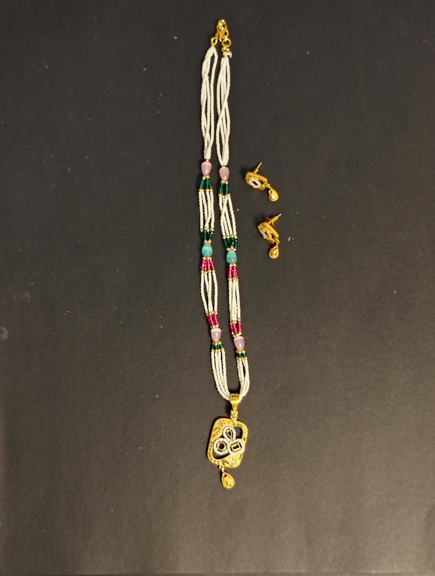 Golden pendent Set With Matching Earrings DB00060