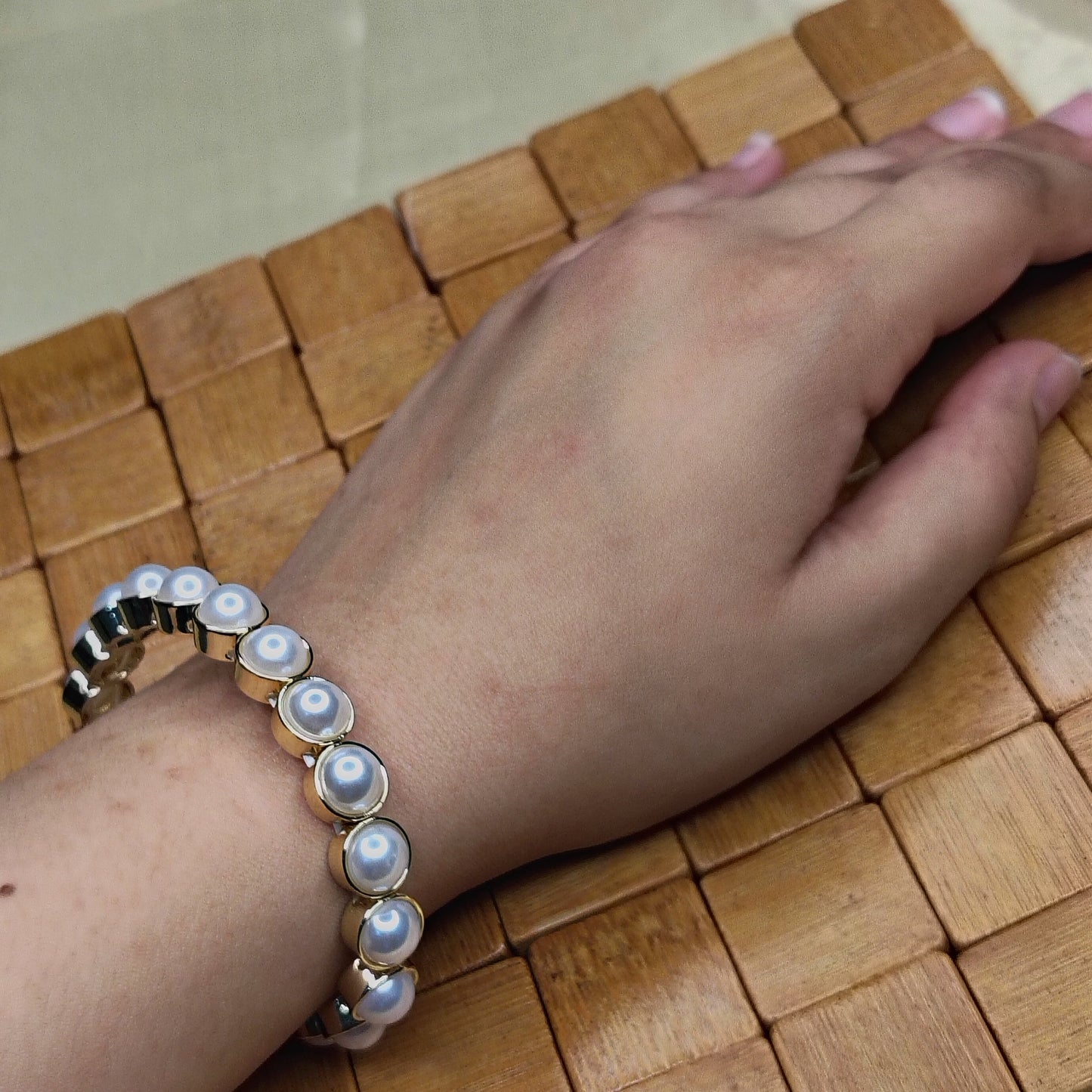 White & Golden Shade Pearl Bracelet