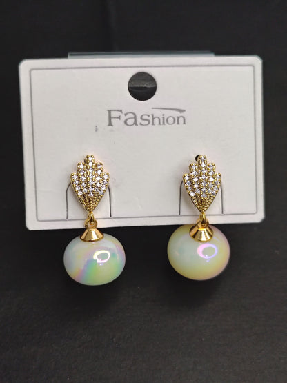 Off White Pearl Earrings
