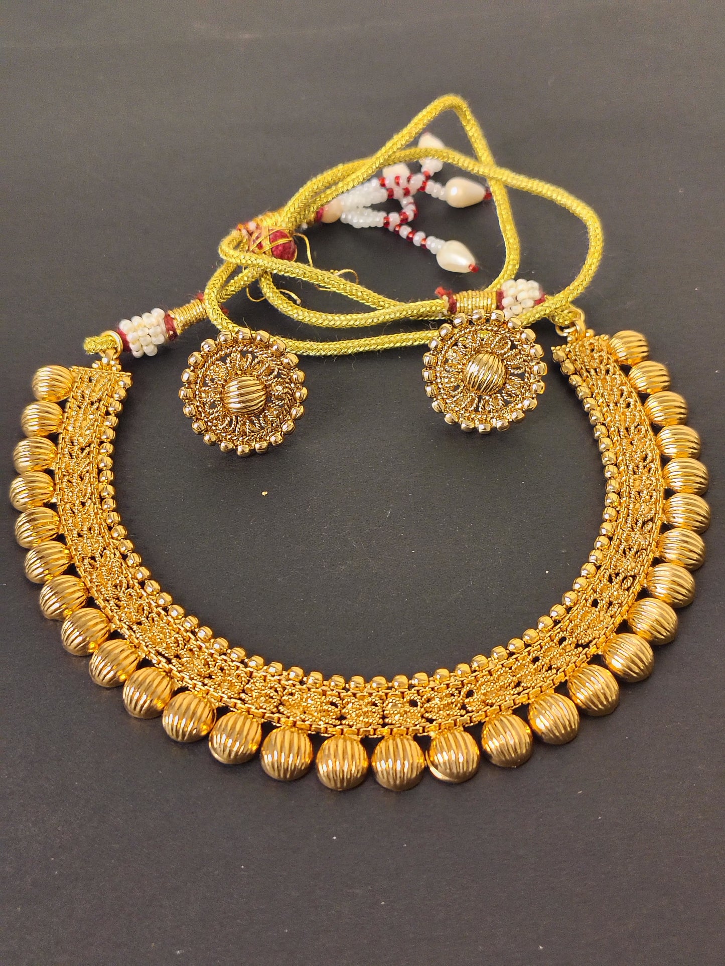 Golden Choker With Earrings
