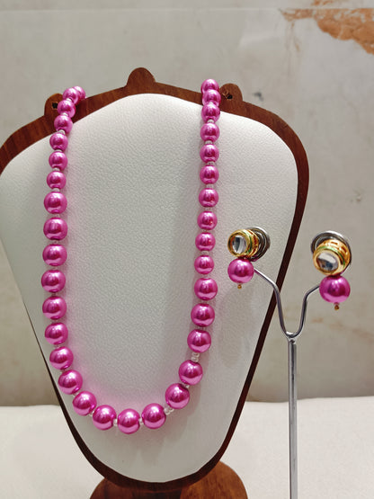 Bright Pink Pearl With Golden Metal Earrings DB00372