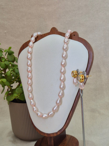 Pink Pearl Drop Necklace With Metal Earrings