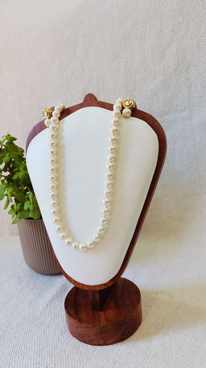 Classic Luxury White Pearl Necklace With Metal Earrings