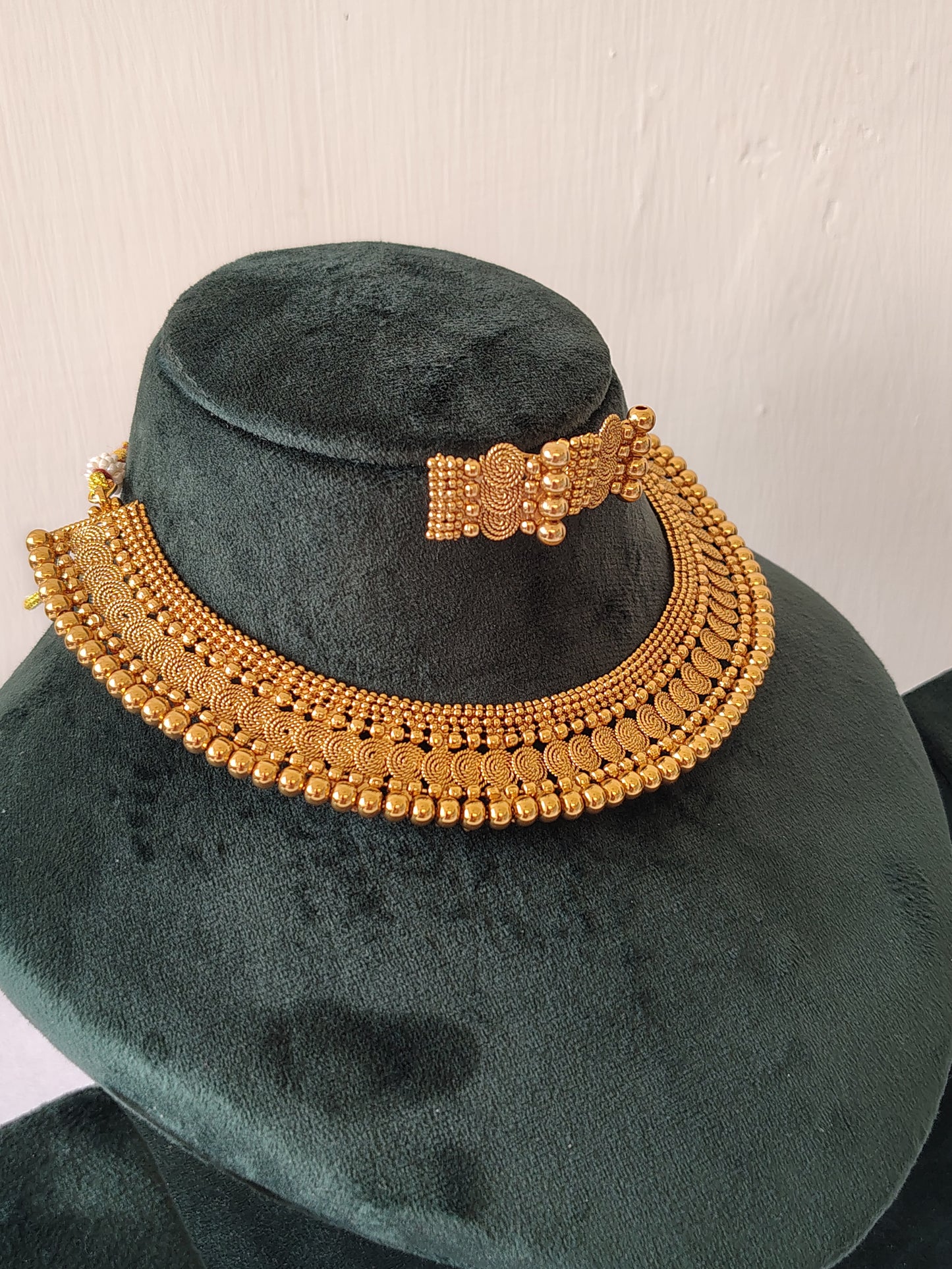 Heritage Gold Bead & Spiral Choker Set With Earrings