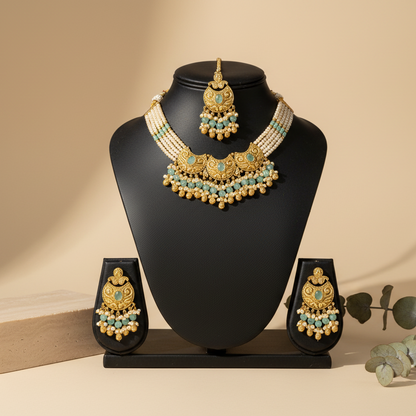 Royal Green& White Shade Choker With Matching Earrings & Maang Tikka