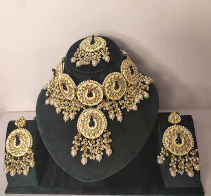 Royal Mor Set with Matching Earings and Mang Tikka