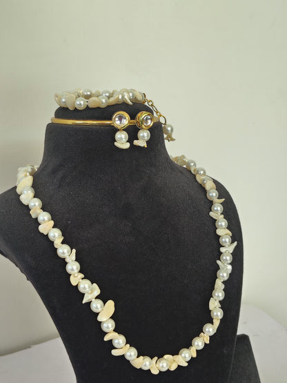 Unique White Pearl Necklace With Earring and Bracelet DB00379