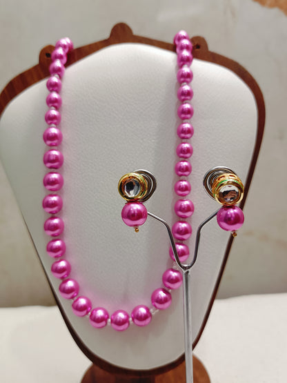 Bright Pink Pearl With Golden Metal Earrings DB00372