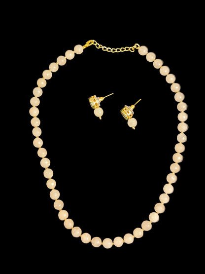 Cream Onyx Necklace With Metal Earrings