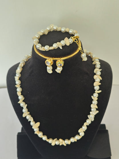 Unique White Pearl Necklace With Earring and Bracelet DB00379