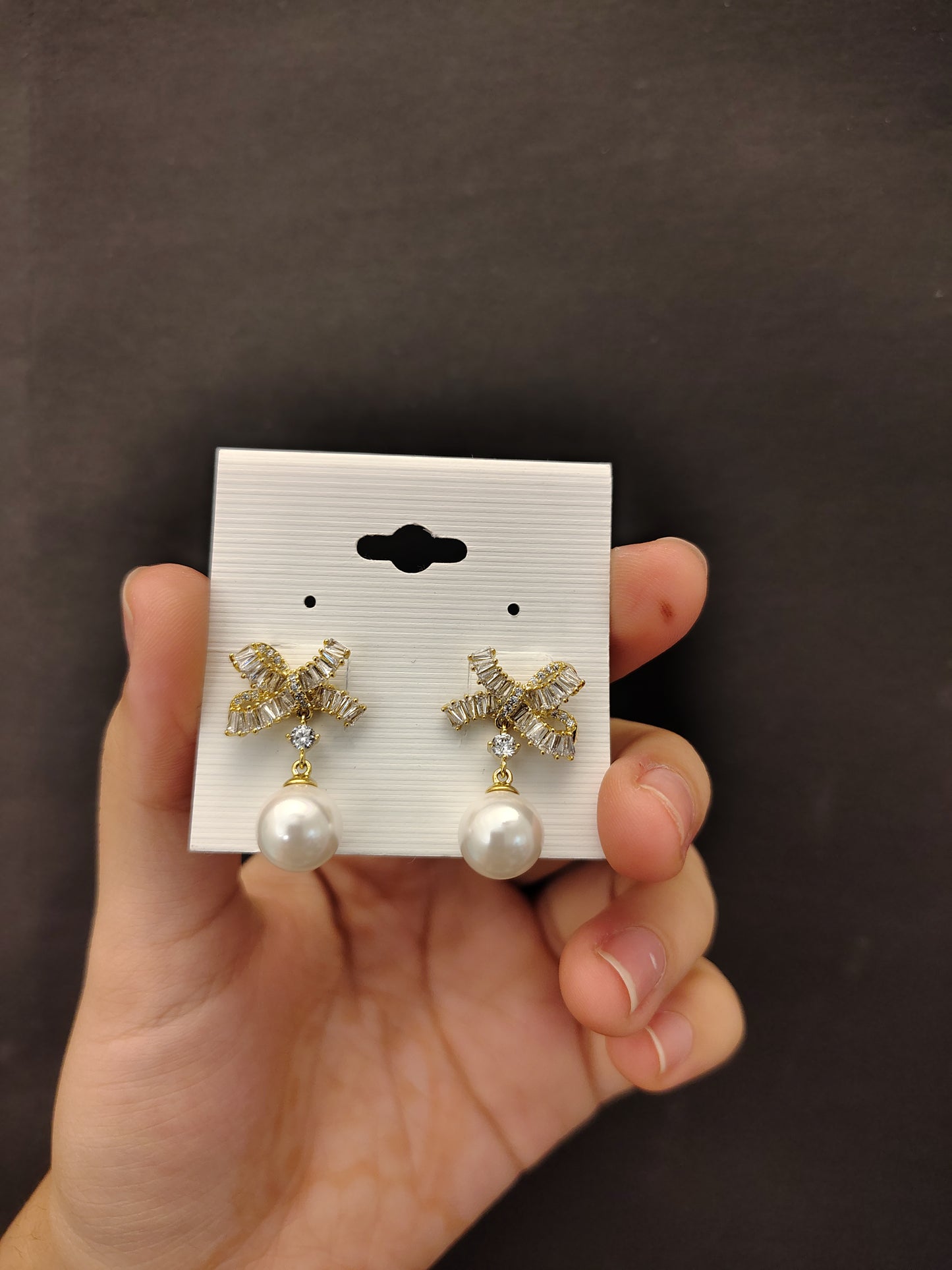 Tie Pearl Drops