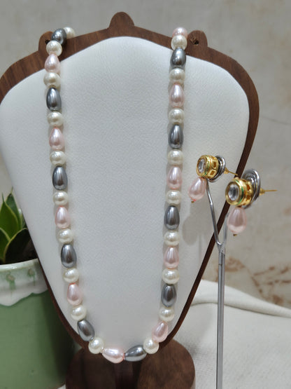 Grey Pink White Pearl Necklace With Golden Metal Earrings