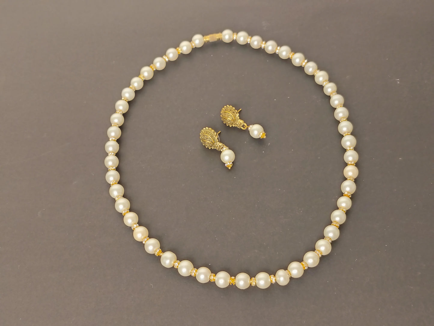 White & Golden Pearl Necklace With Matching Earrings DB00172