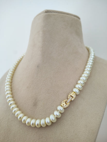 Premium White Pearl Necklace - code W1L311