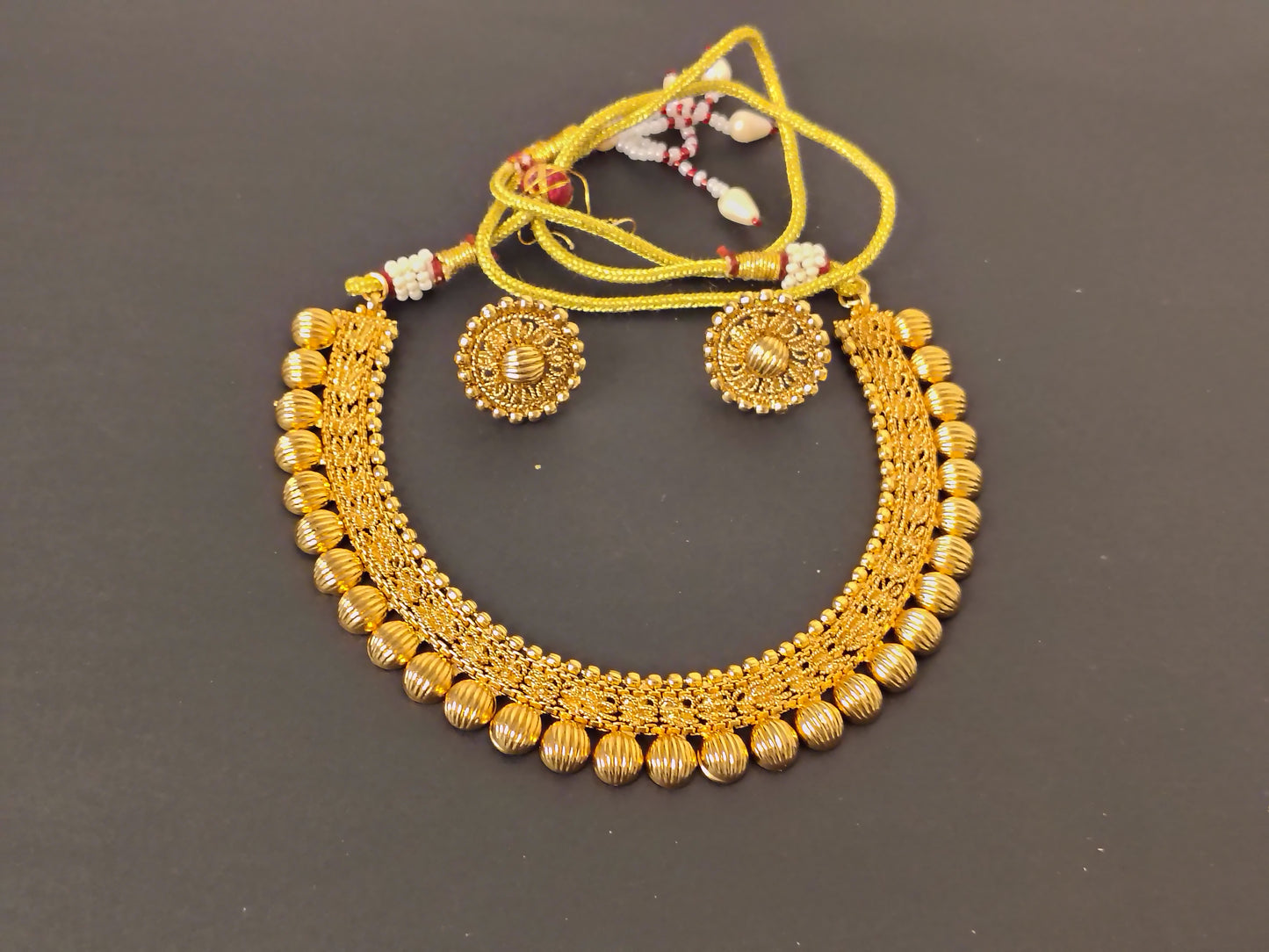 Golden Choker With Earrings