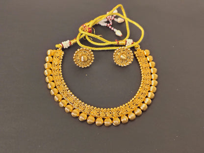 Golden Choker With Earrings