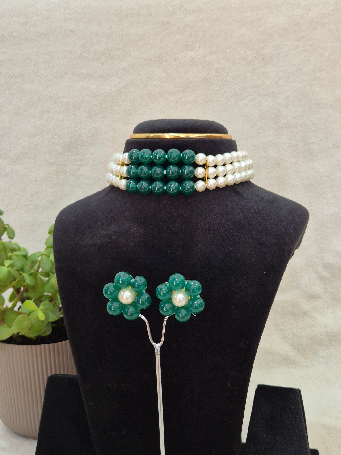 Green And White Pearl Choker Set With 3 Layers