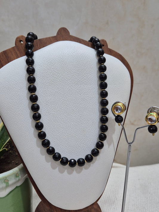 Black Onyx Necklace With Golden Metal Earrings