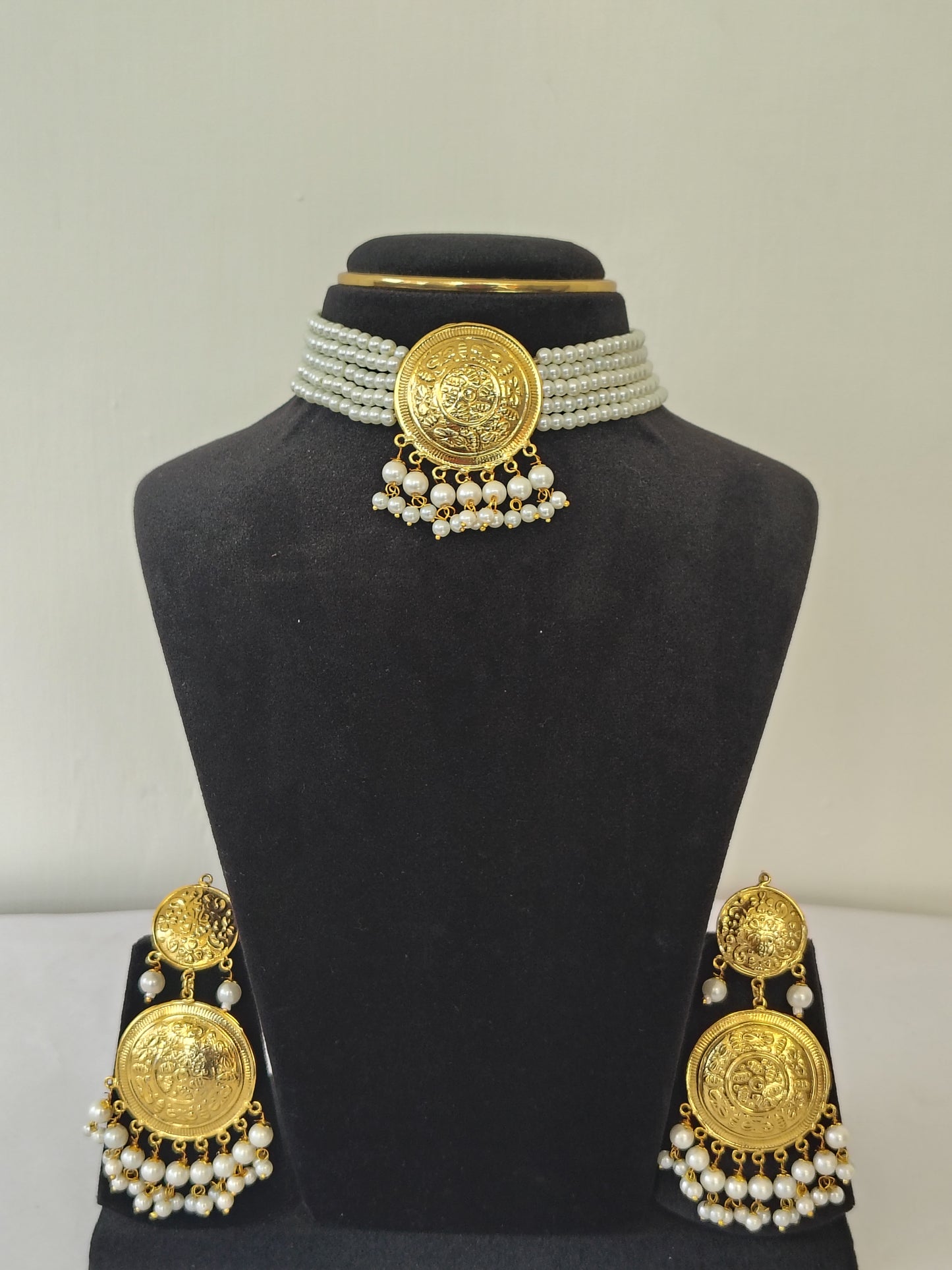 Royal Pearl Choker & Multi Strand Jewellery Set With Maang Tikka