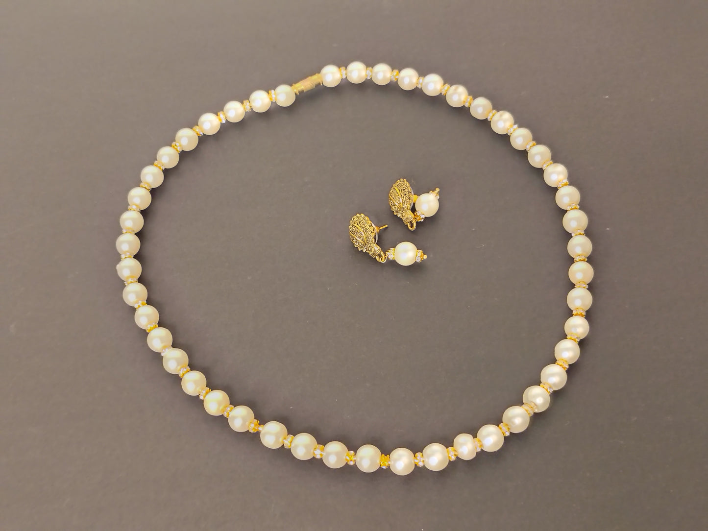 White & Golden Pearl Necklace With Matching Earrings DB00172