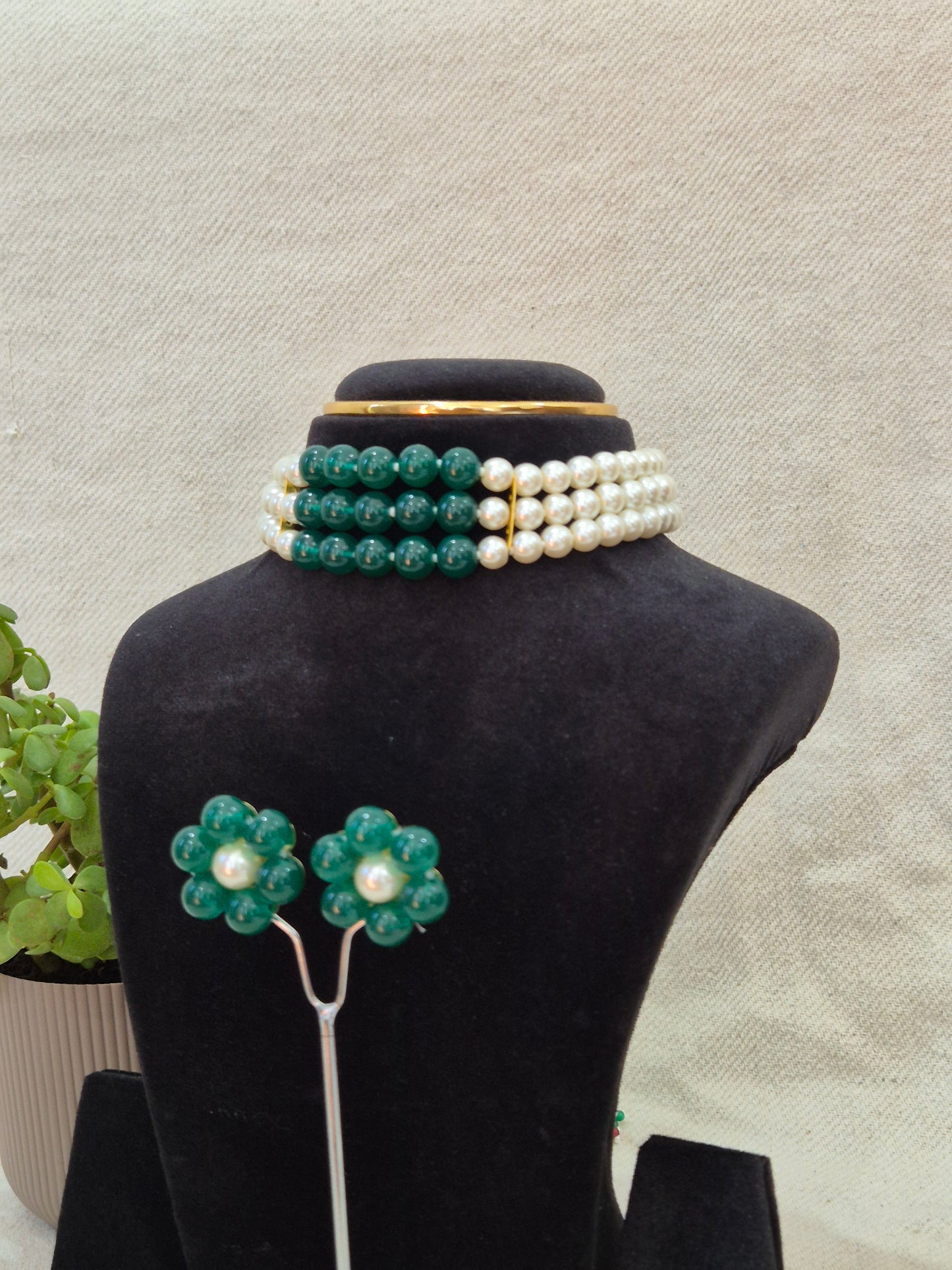 Green And White Pearl Choker Set With 3 Layers