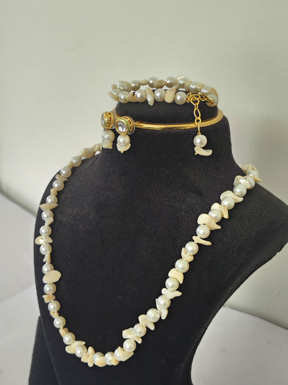 Unique White Pearl Necklace With Earring and Bracelet DB00379