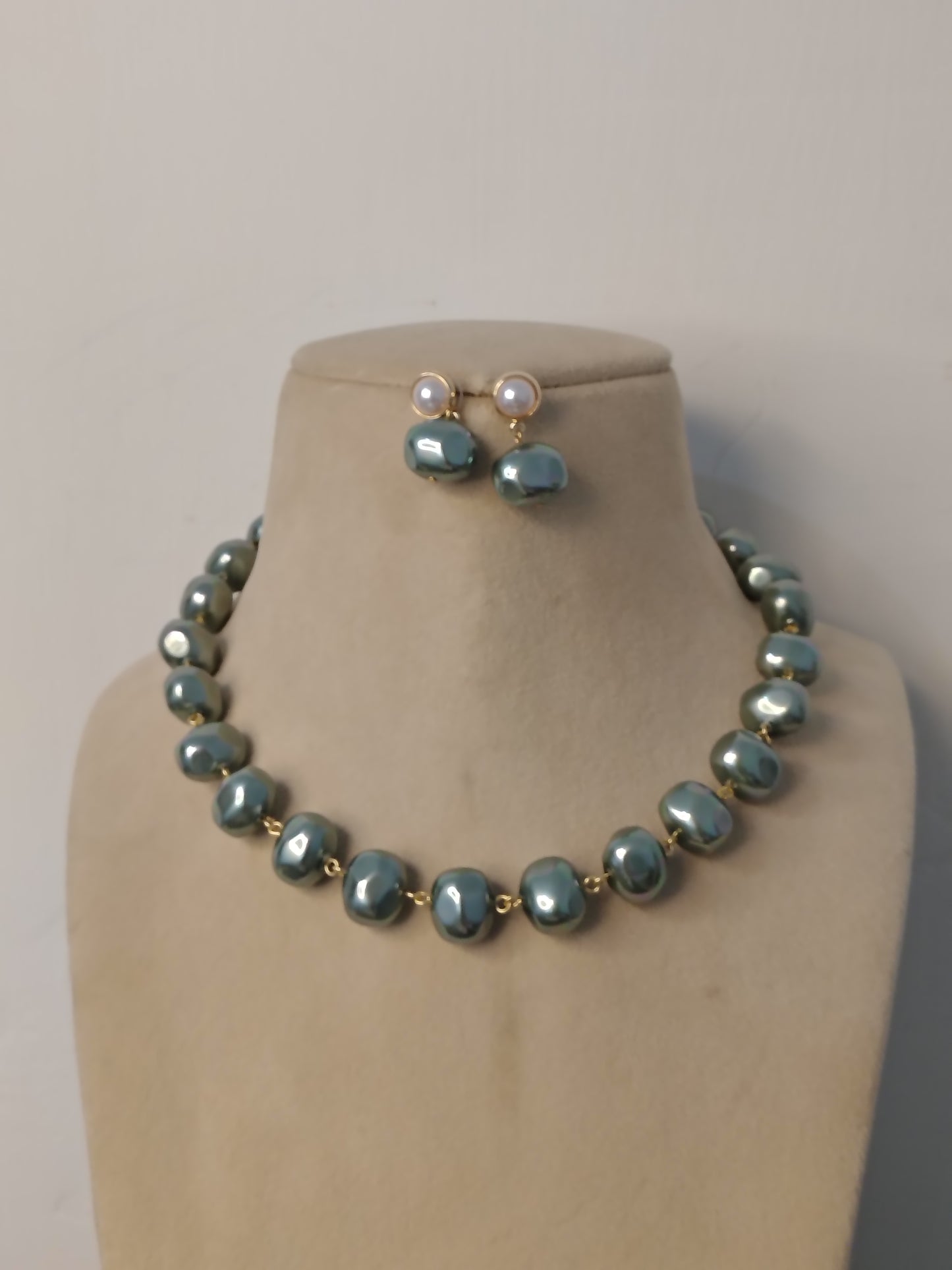 Korean Gray & Green Shade Pearl With Earrings