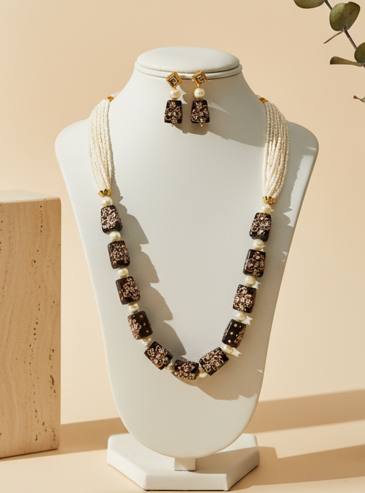 Ethereal Black white Gold & Pearl Necklace With Matching Earings