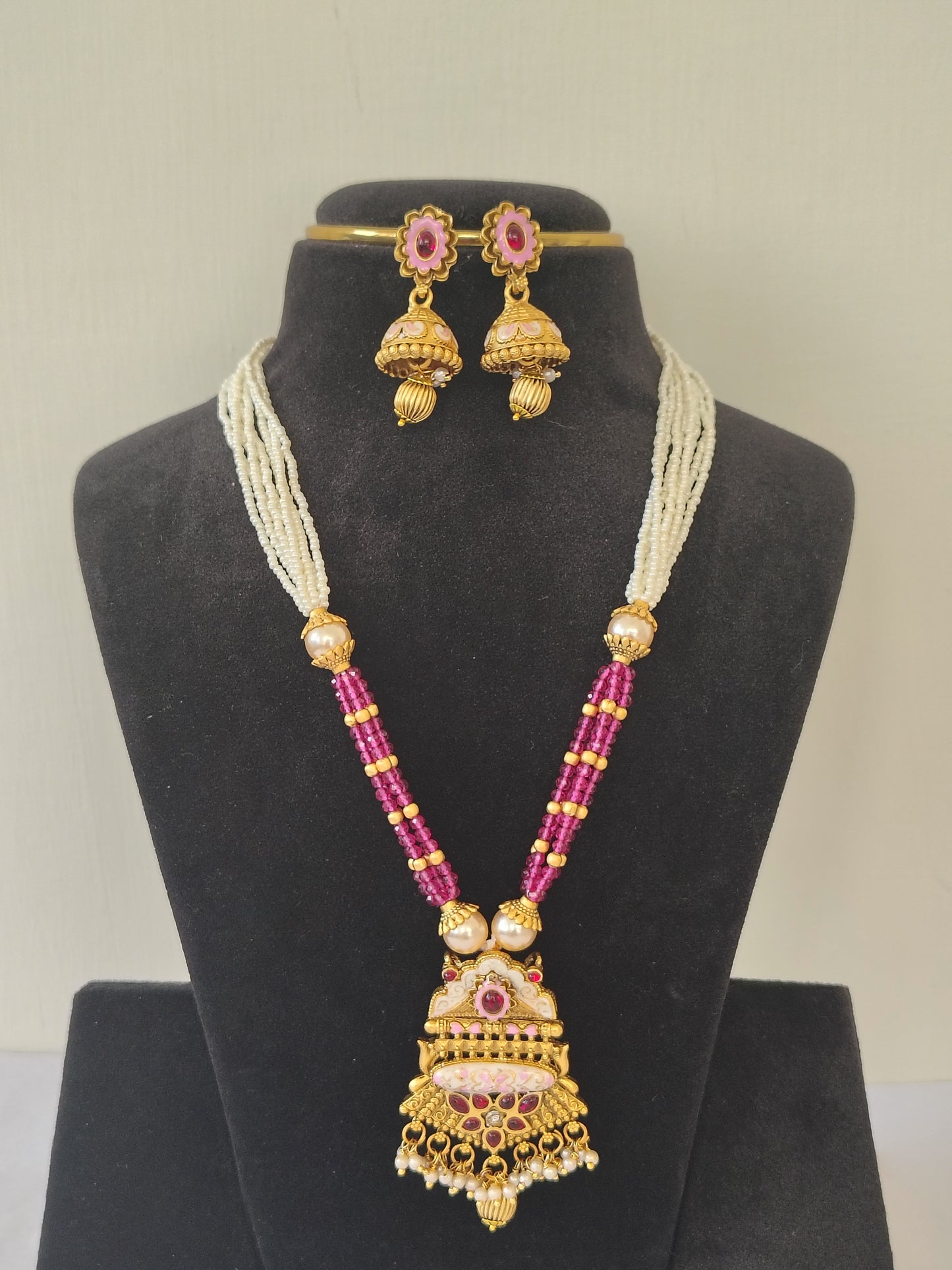 Pink White Golden With Golden Earrings