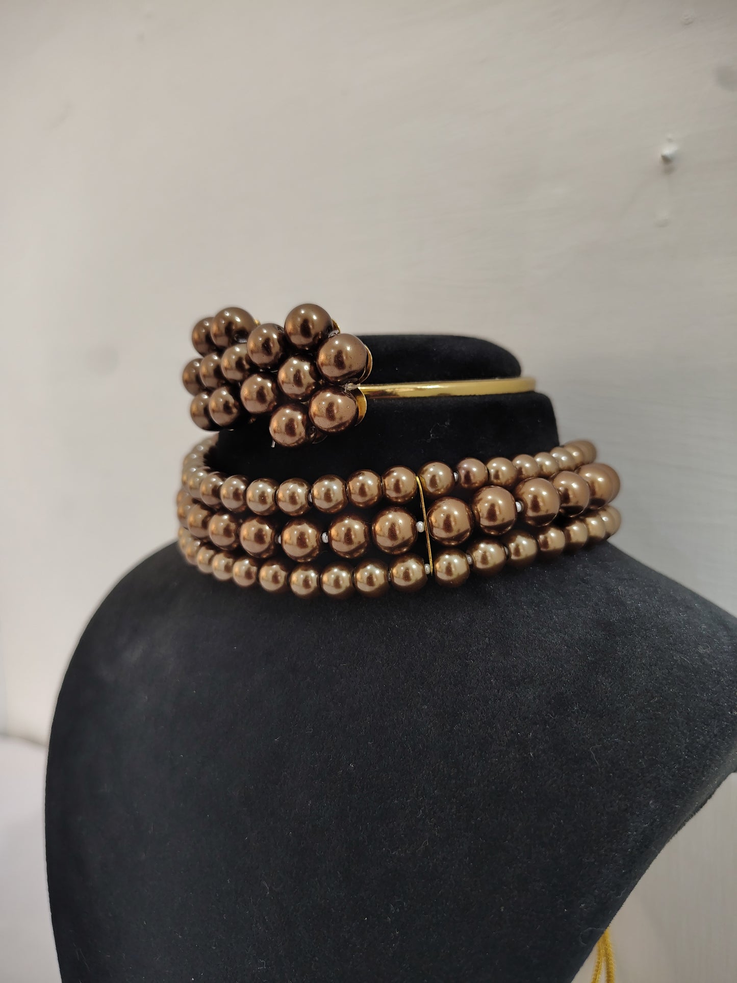 Brown Pearl 3 Layer With Earrings Chokar Set