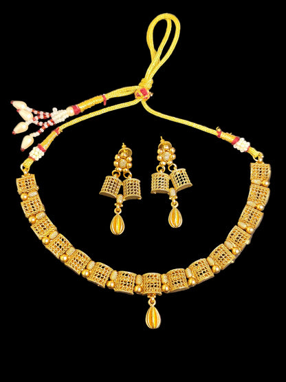 Golden Choker With Earrings Set