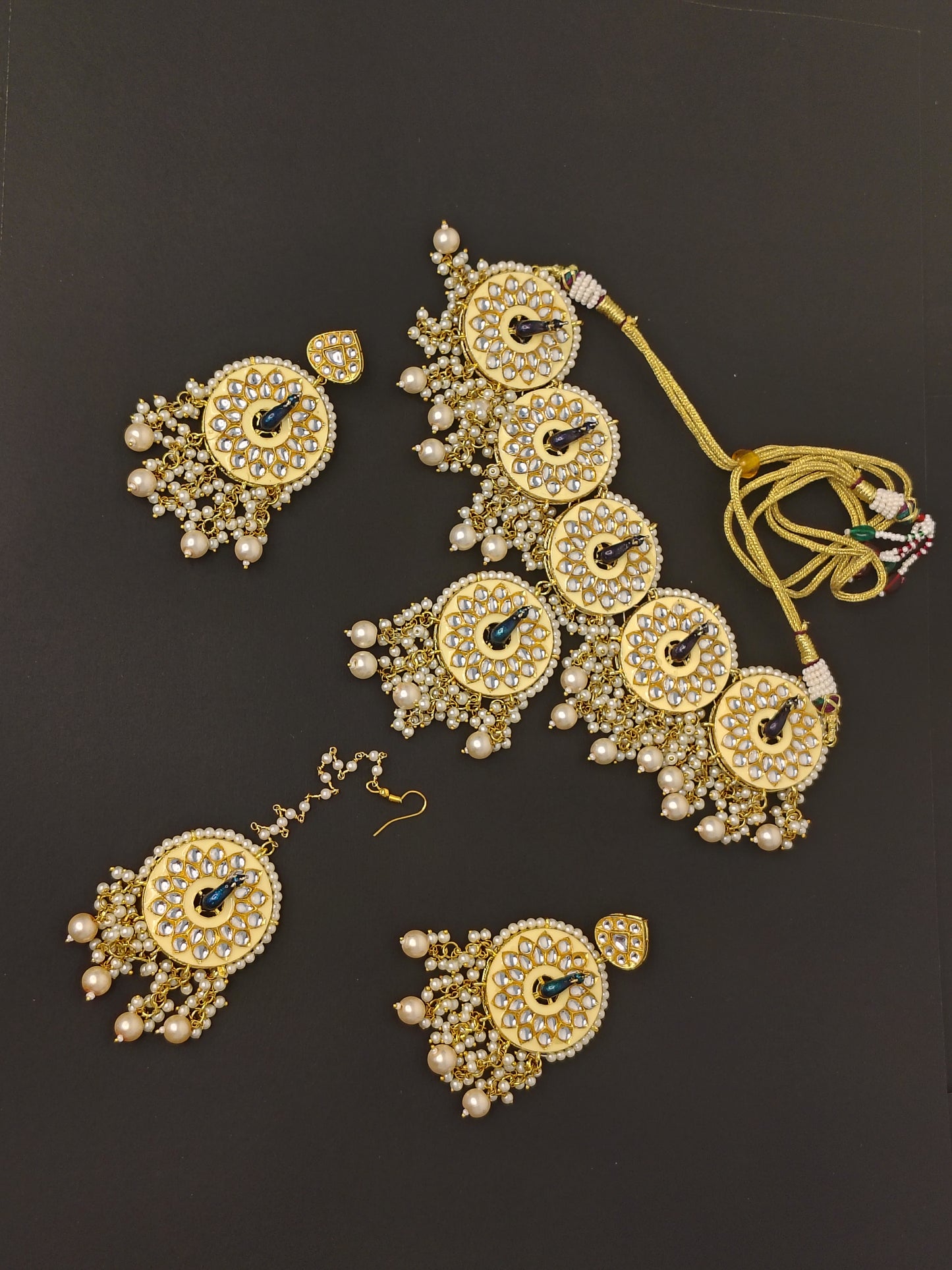 Royal Mor Set with Matching Earings and Mang Tikka