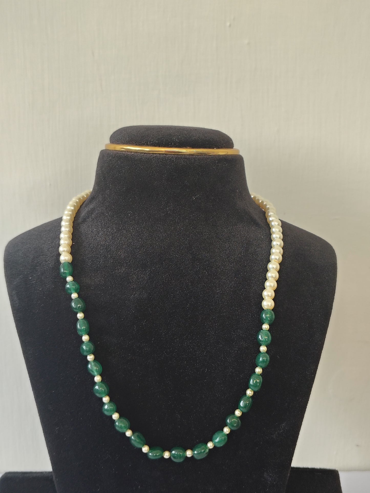 Classic Pearl & Green Bead Necklace