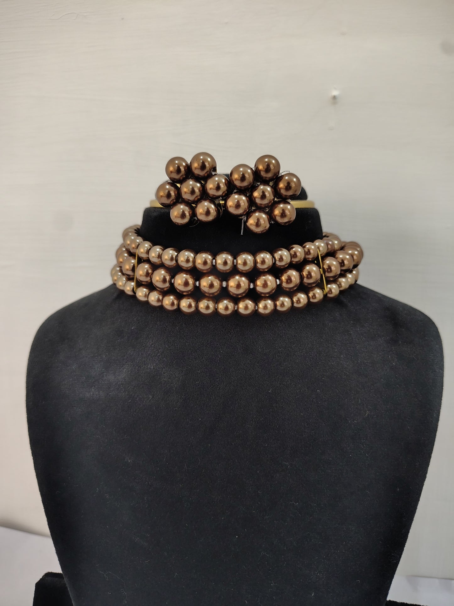 Brown Pearl 3 Layer With Earrings Chokar Set