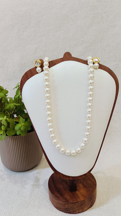 Classic Luxury White Pearl Necklace With Metal Earrings