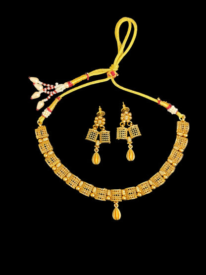 Golden Choker With Earrings Set